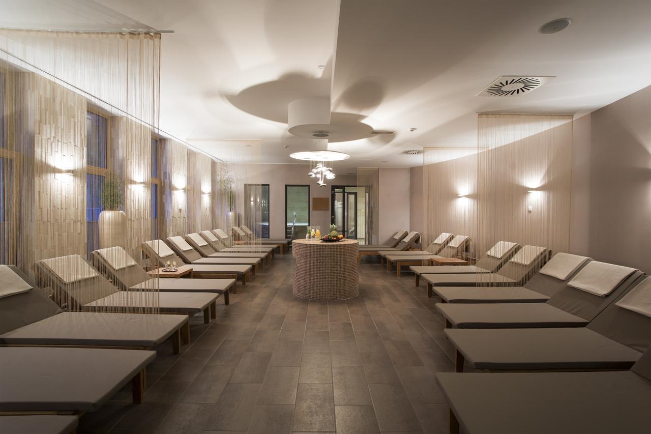 מוזירייה Wellness Hotel Montis מראה חיצוני תמונה