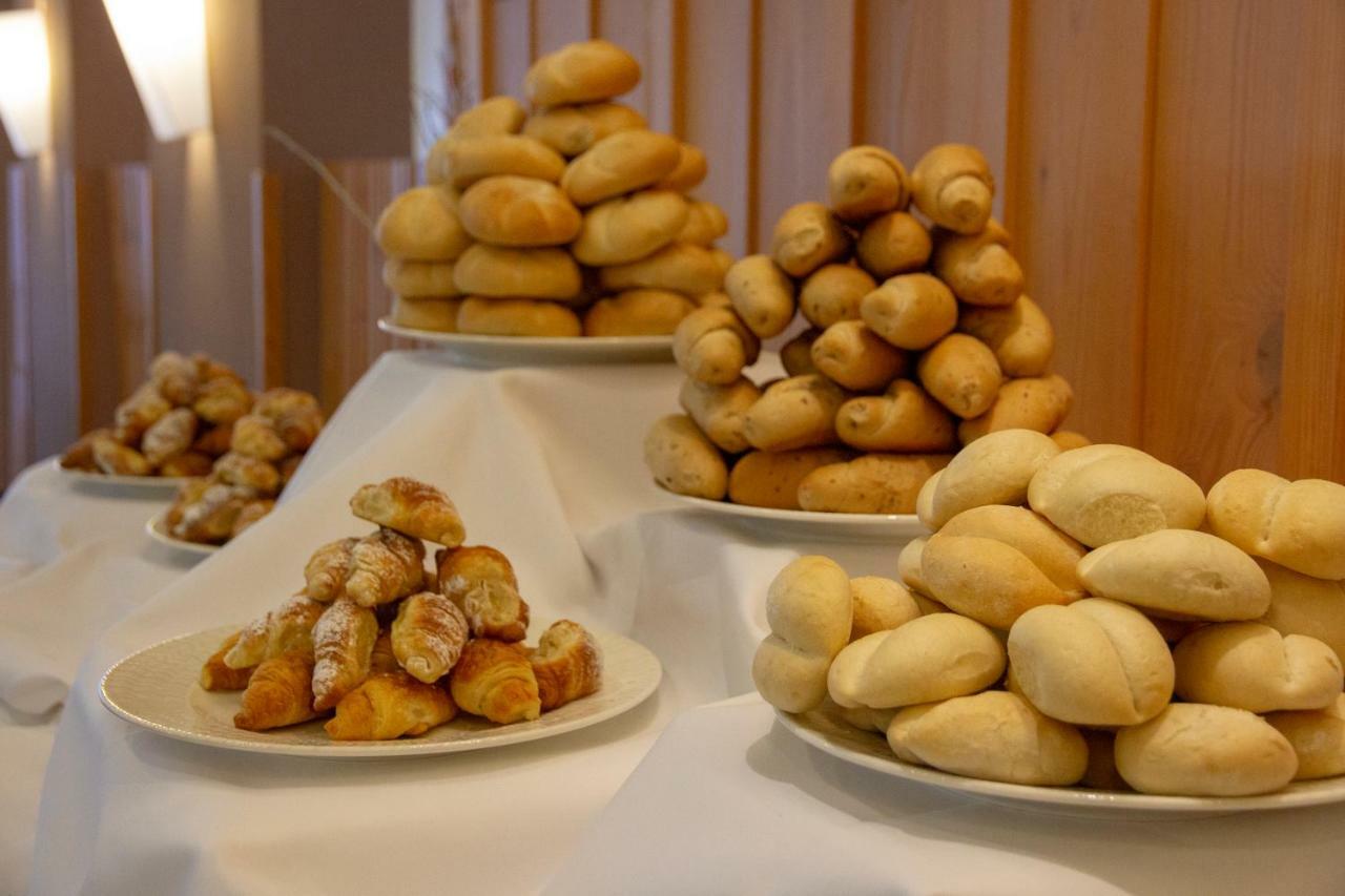 מוזירייה Wellness Hotel Montis מראה חיצוני תמונה